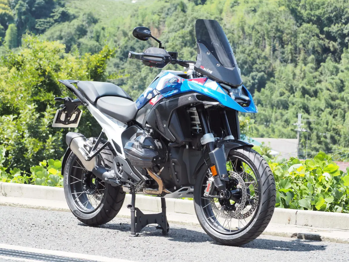 BMW R1300GS乗り必見！ マジカルレーシングからカーボンパーツ多数発売