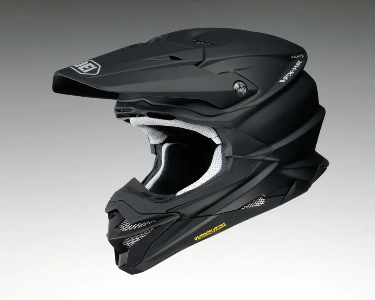 SHOEI VFX-WR マットブラック サイズL 存在感ばつぐん！ SHOEI「VFX-WR」に新たなカラーバリエーション登場