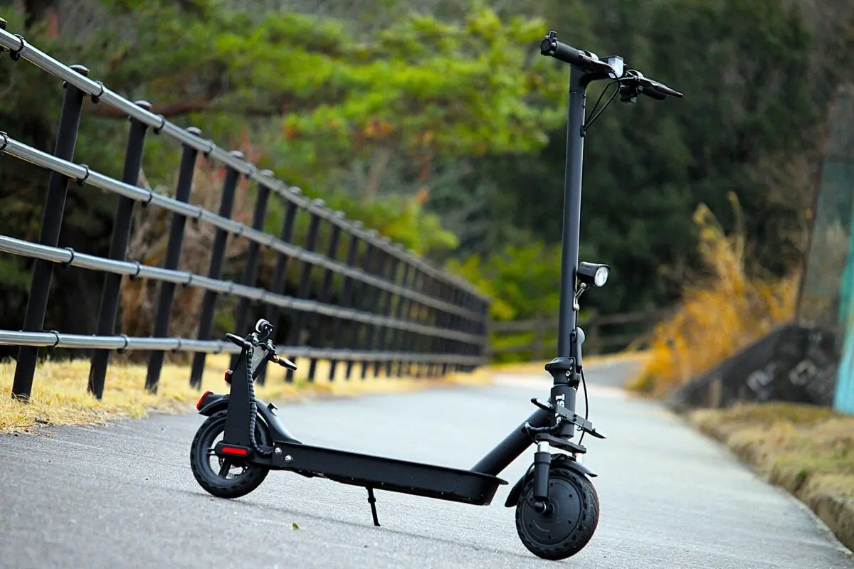 キックボード　(取りできる方 (東京都) 6万] 6万円台で買える免許不要の電動キックボード！ 万博で広がる新