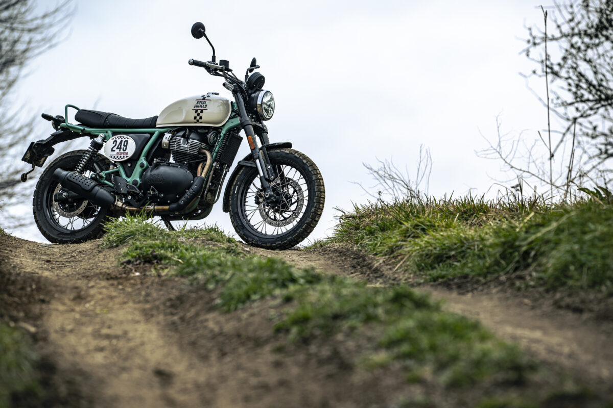 ロイヤルエンフィールド・ベア650。特別カラーエディション「トゥー・フォー・ナイン(Two Four Nine)/価格:1,015,300円(税込)