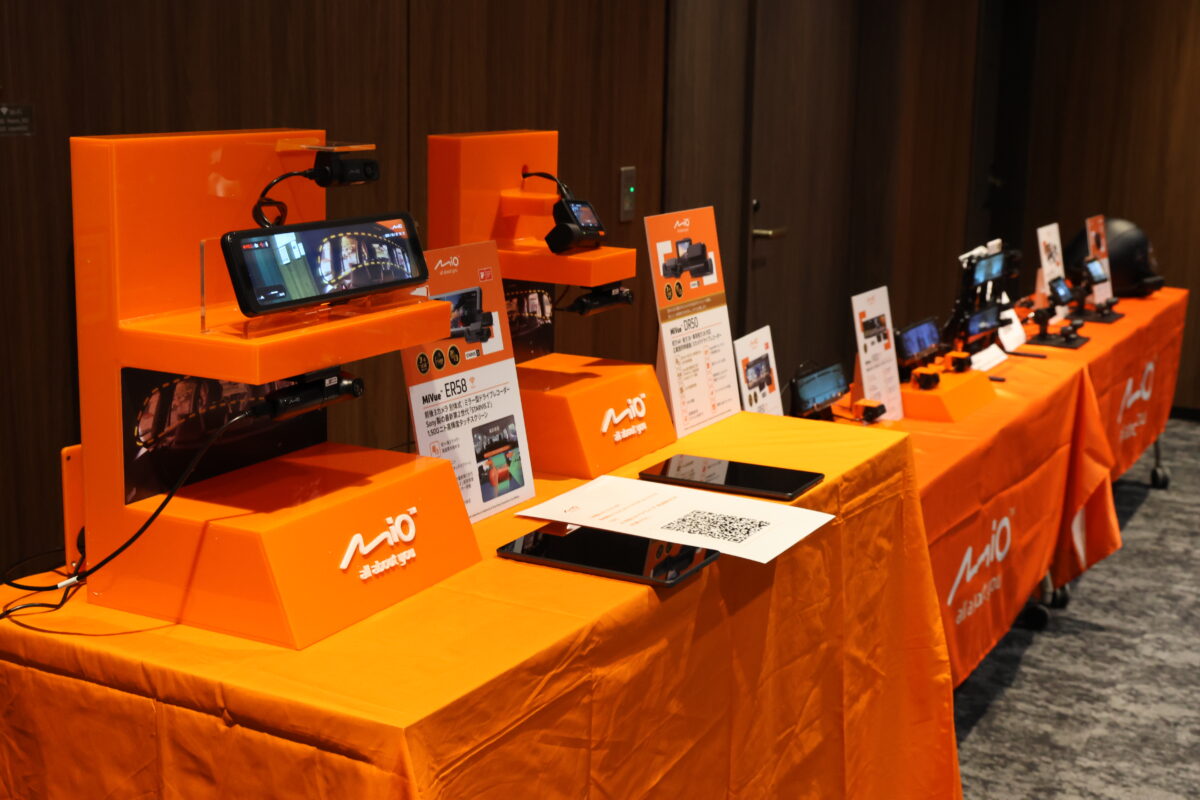 ２輪用ドライブレコーダーだけでなく、四輪用のドライブレコーダーも手がけているMiTACデジタルテクノロジー社の商品群。