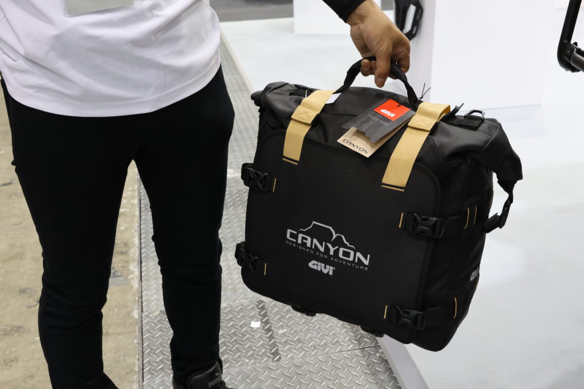『GIVI CANYON』はソフトパニアケース