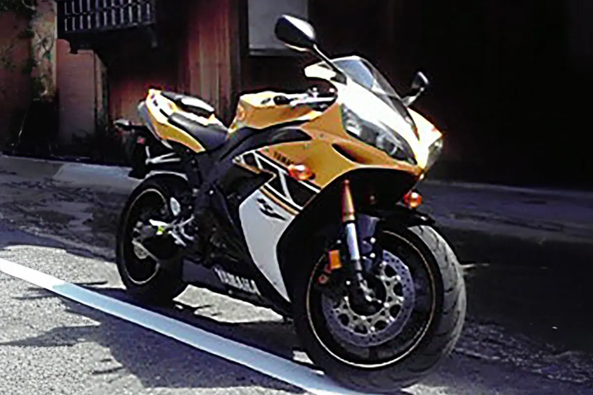 YZF-R1からNinja ZX-14Rへ！驚きの加速力と快適さ【みんなのバイク