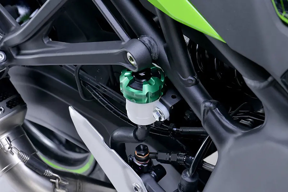 バイカーズ リアリザーバータンクカバー ZX-6R ブラック BIKERS