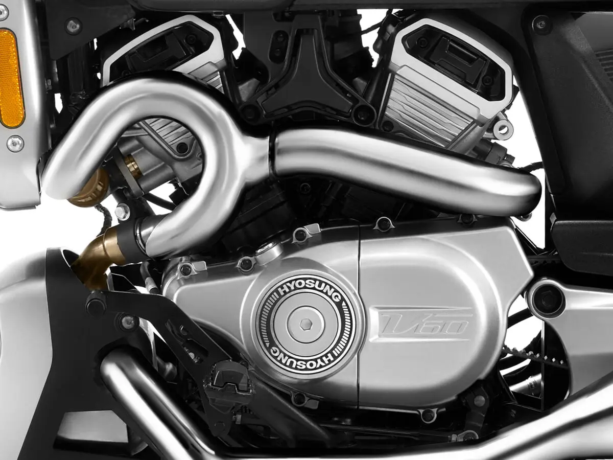 125cc新型クルーザー登場 ヒョースンからGV125X Roadsterが出荷開始