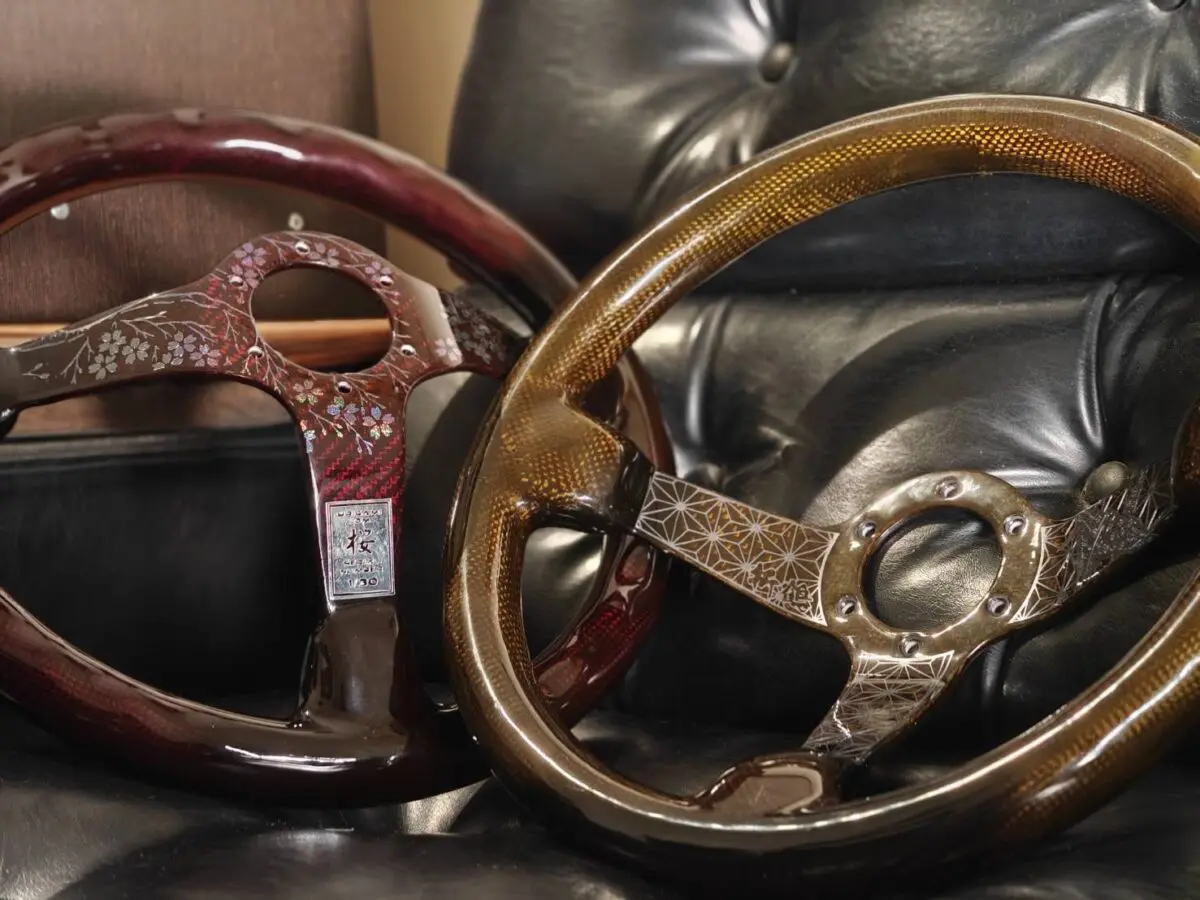 JDMと伝統工芸の融合 和柄カーボンステアリングが発売