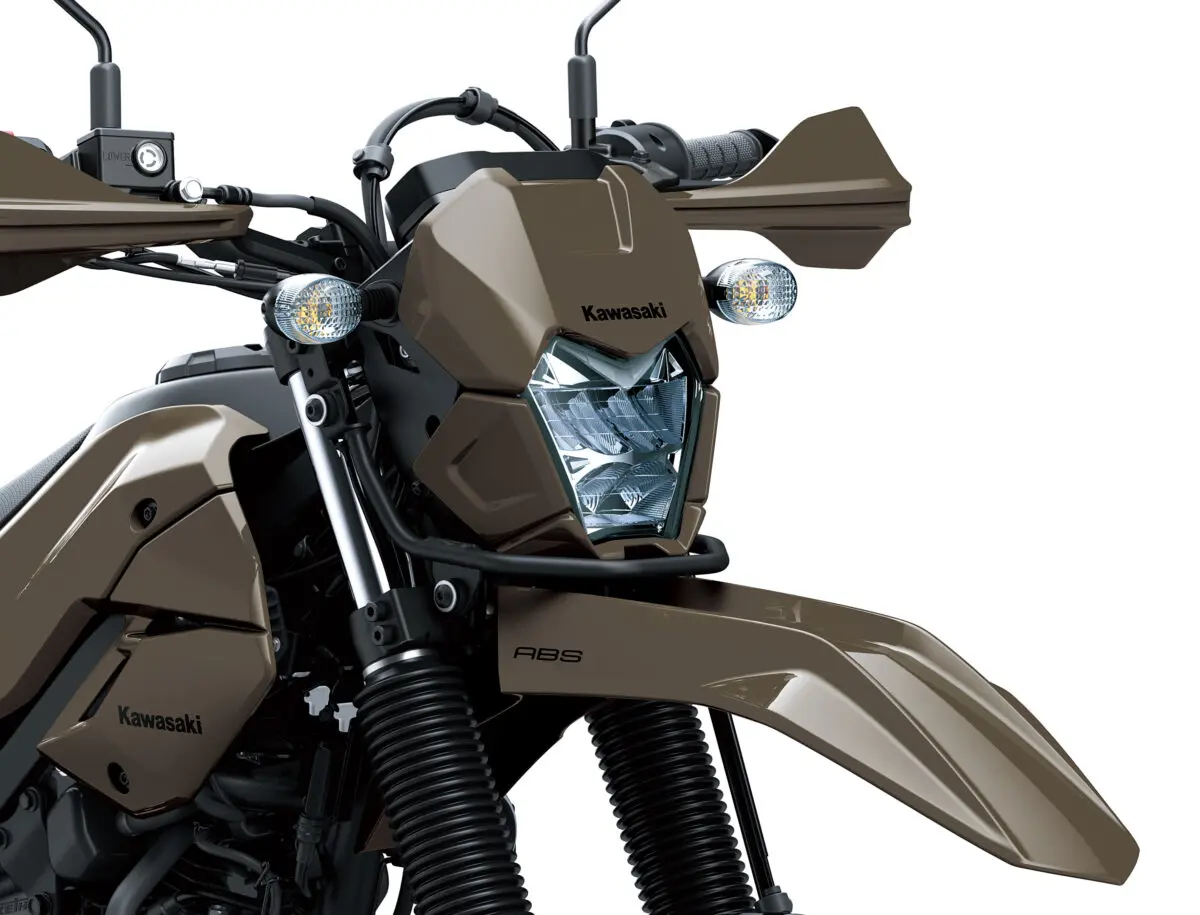 カワサキ新型「KLX230 DF」登場 実用装備充実のデュアルパーパスモデル