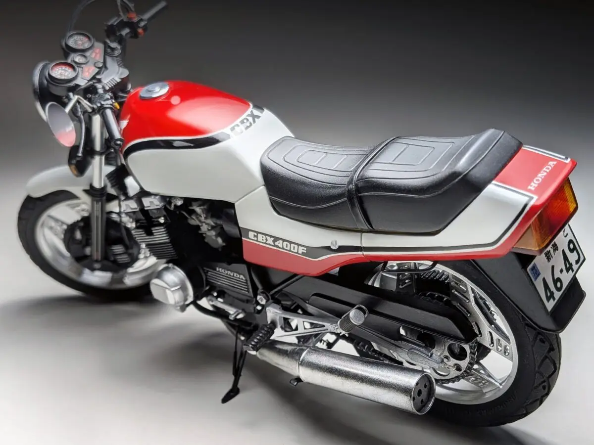 ホンダ「CBX400F」 キットで楽しむ伝説のネイキッドスポーツ