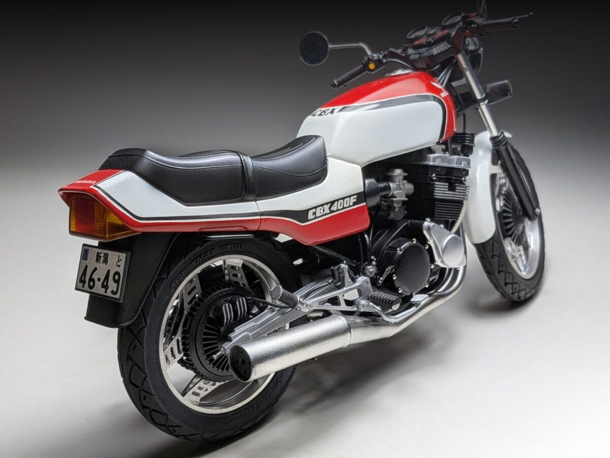 ホンダ「CBX400F」 キットで楽しむ伝説のネイキッドスポーツ