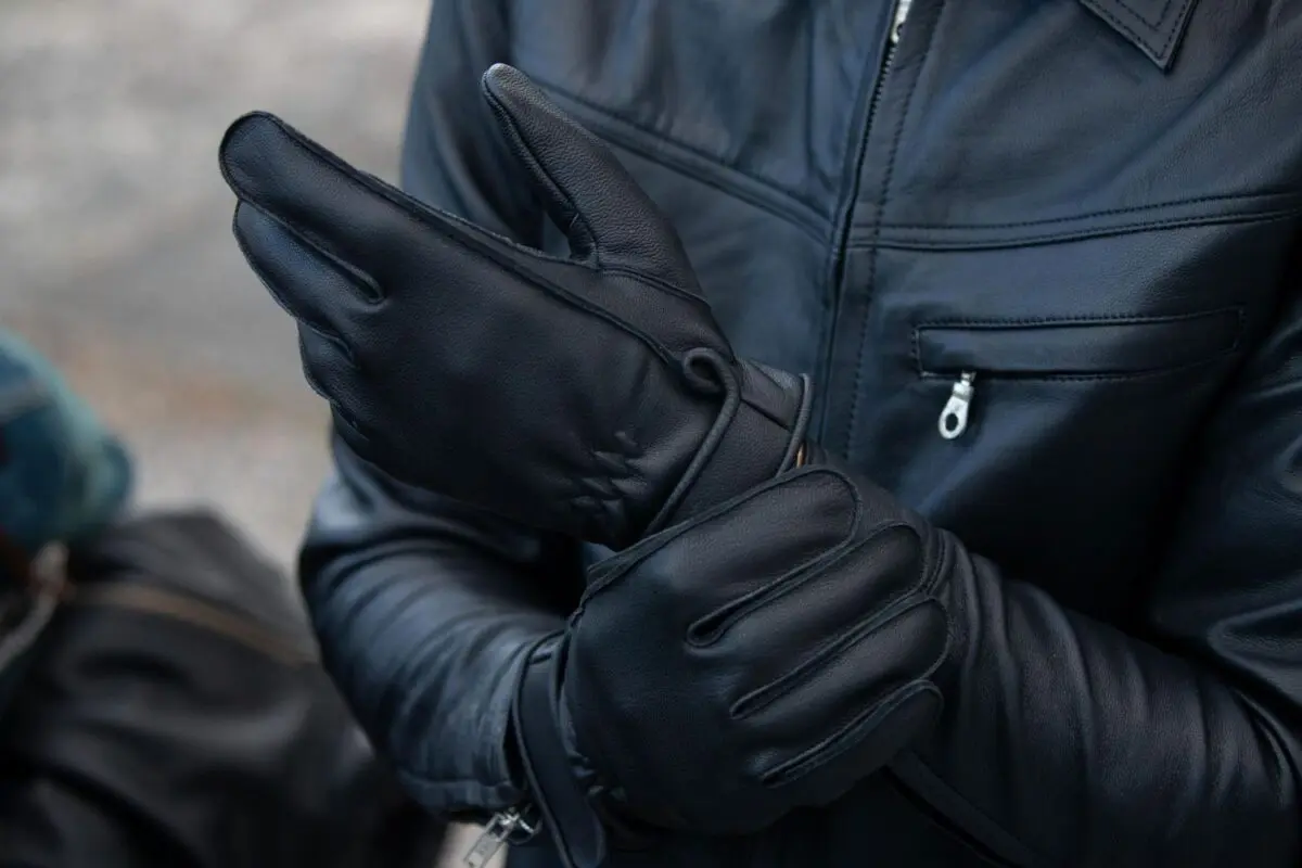 デグナー新作グローブ5種登場！ 革と機能で魅せる冬の相棒