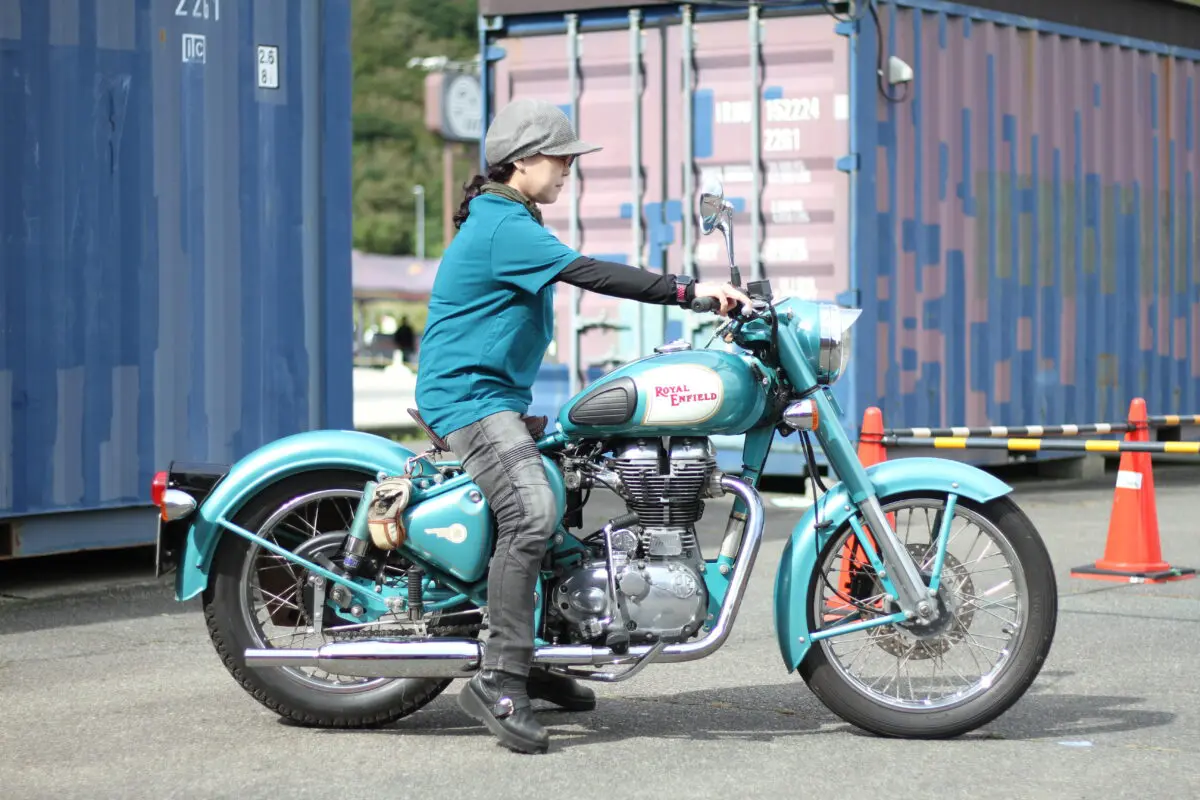 そのシート、痛くない？」クラシックグリーンが映えるロイヤルエン