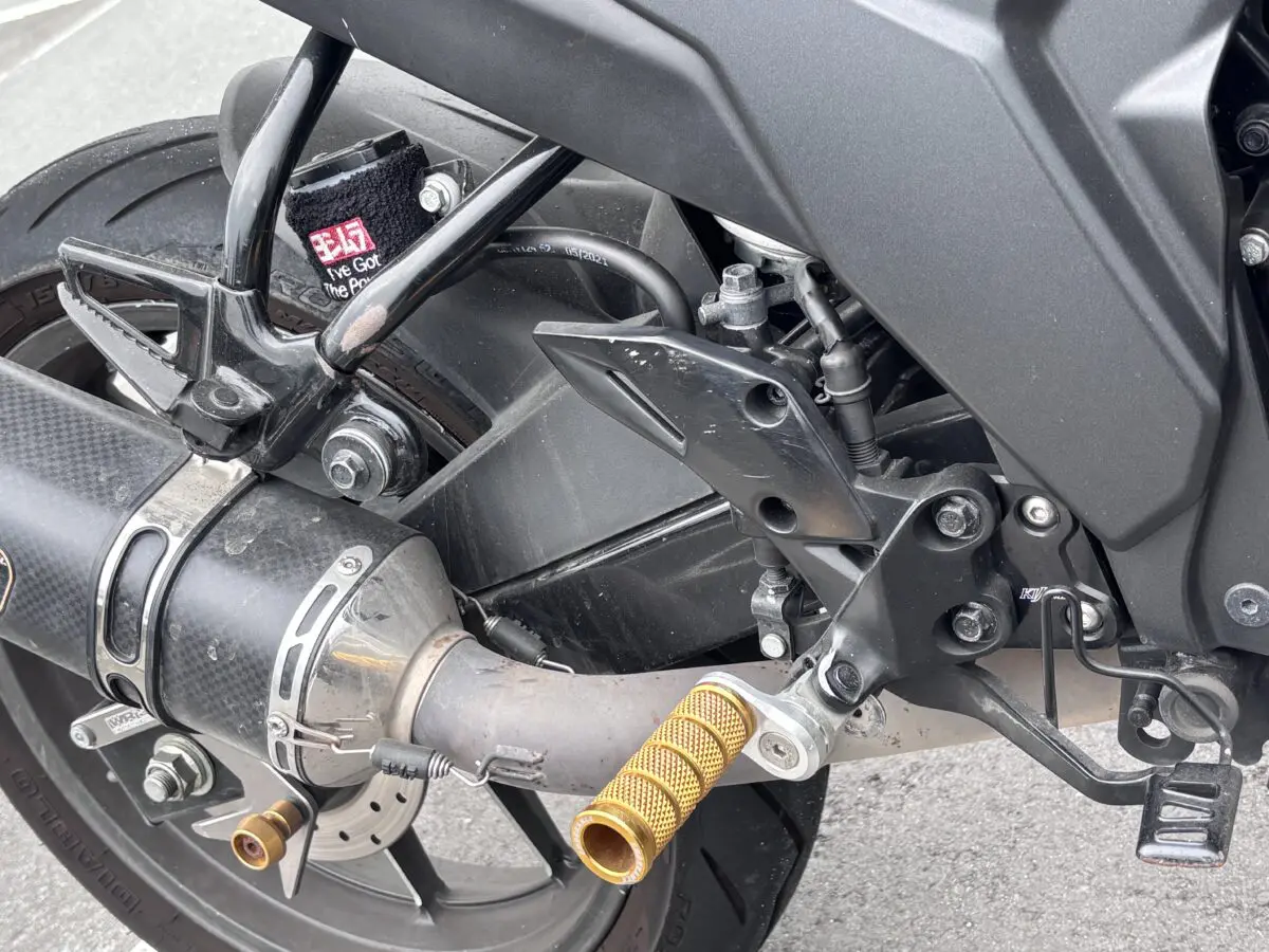 ヨシムラマフラーがお気に入り！ ジクサーSF250【みんなのバイク