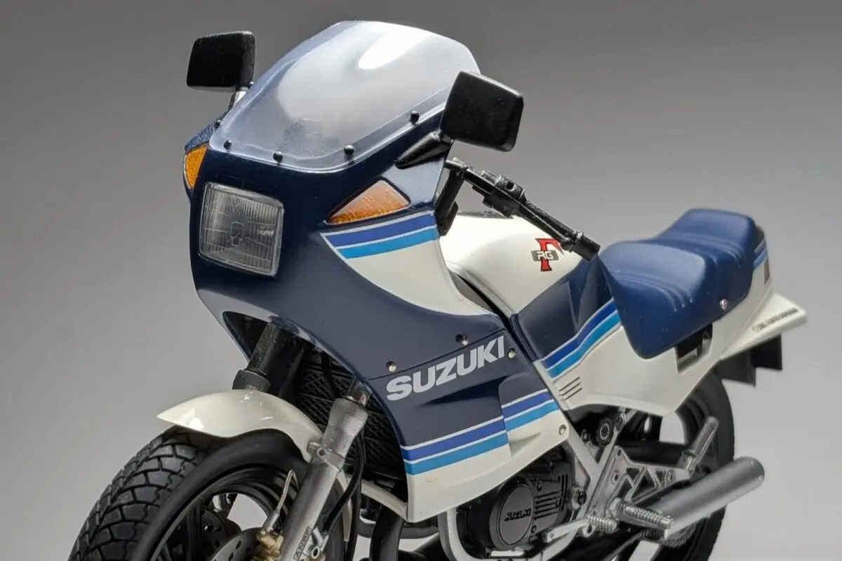 スズキの挑戦と狂気「RG250Γの真価」 プラモデルで感じる昭和の熱