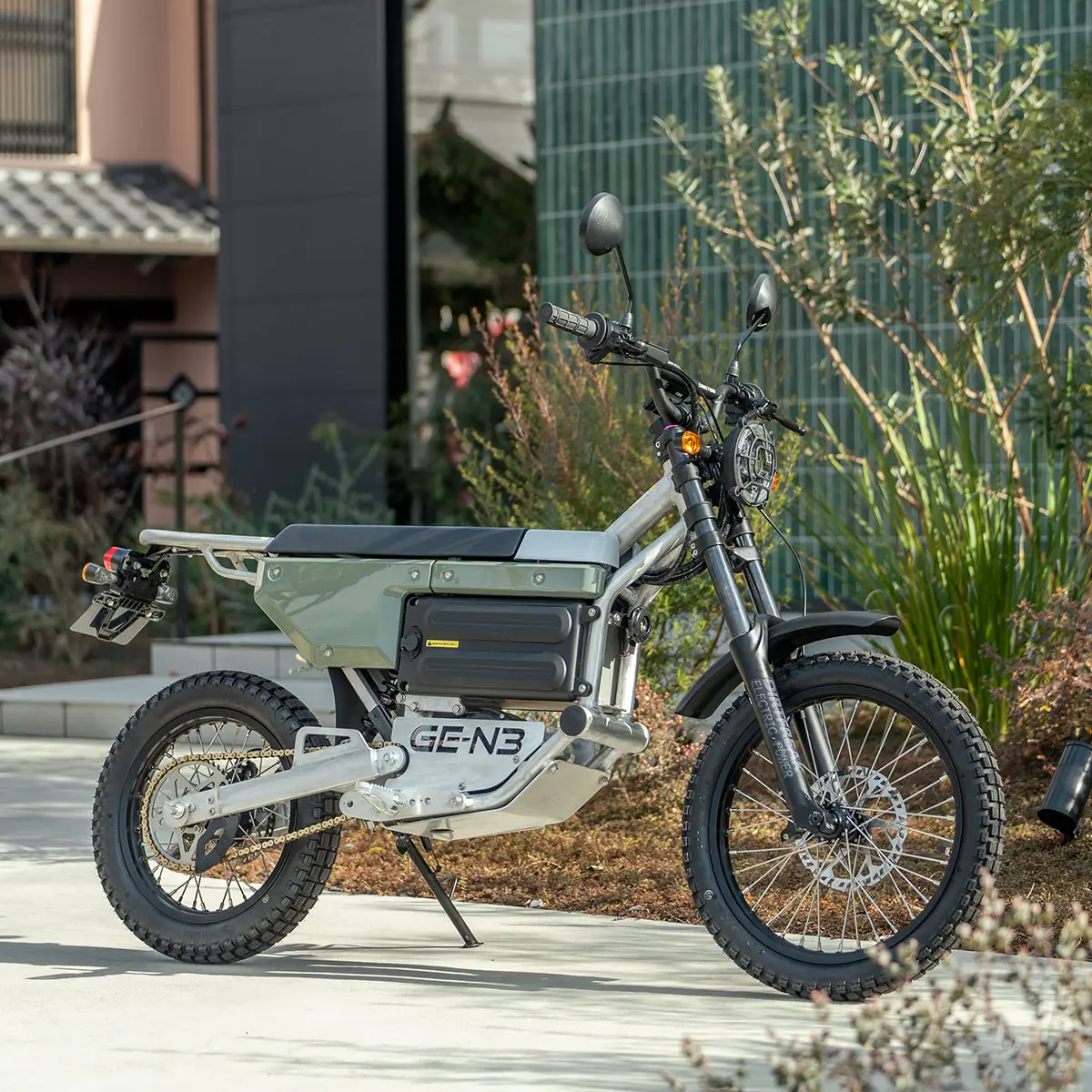 どでかサイズ　アメイジンググレース③ 電動原付オフローダー「GE-N3」に新色登場 アイスグレー＆フォーン追加