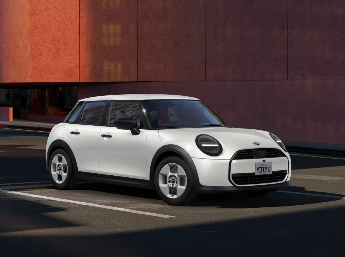 ミニクーパー 確認用 MINI COOPERに「C SELECT」追加 厳選装備で新たなベーシック誕生