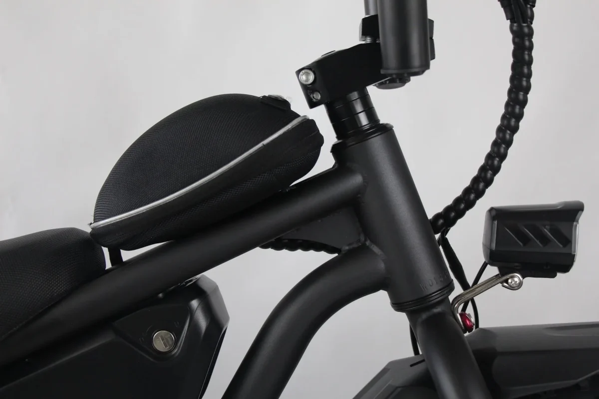 黒いwonkeyのフレームとバッテリー