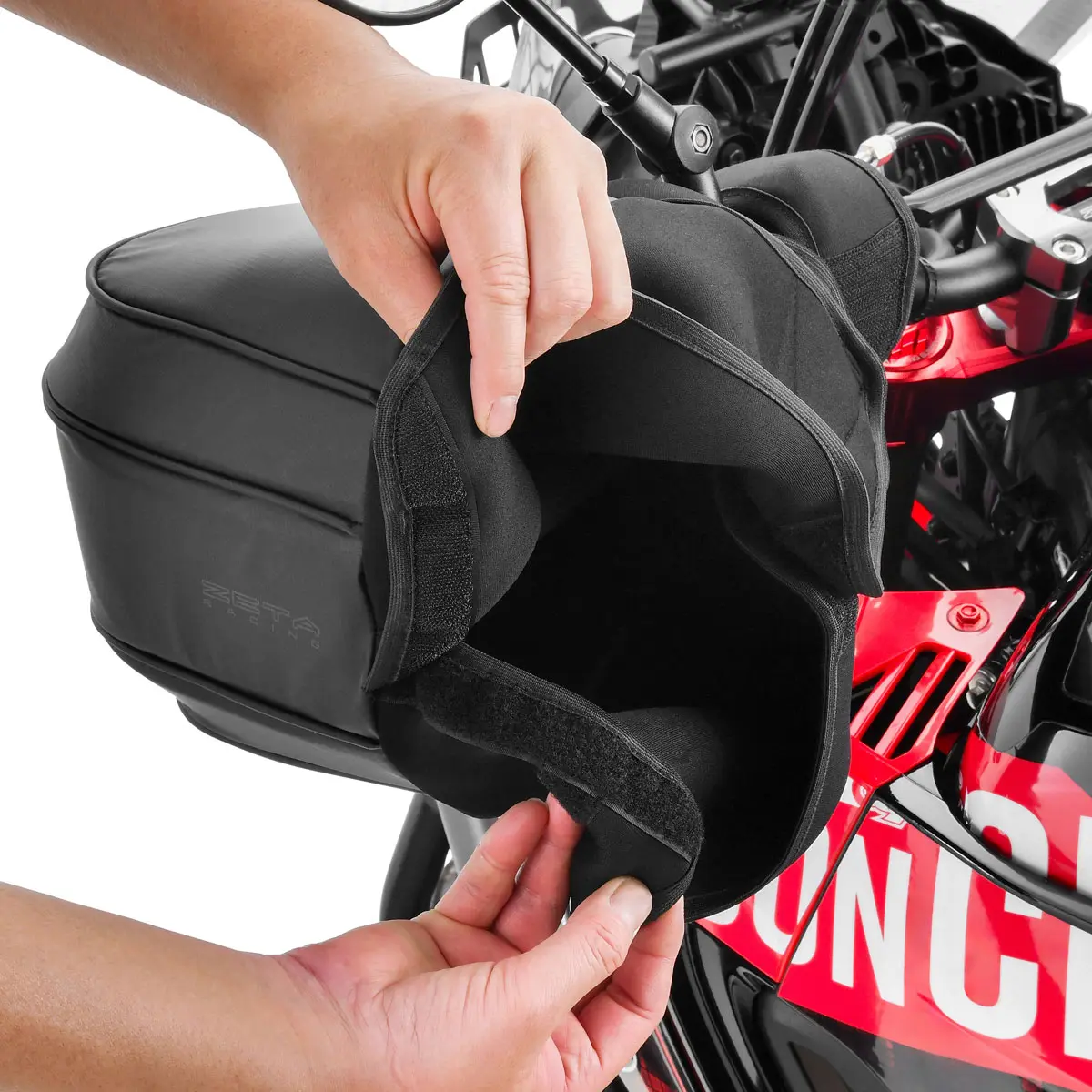 ZETA専用ハンドウォーマーが入荷! 防寒×操作性の冬ツーリング必需品 ZETA専用ハンドウォーマーが入荷! 防寒×操作性の冬ツーリング必需品