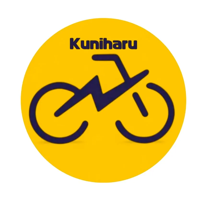黄色い円の中に紺色の自転車のイラストと「Kuniharu」の文字が書かれたロゴ。