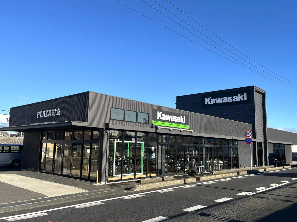 愛知県の「カワサキ プラザ知立」リニューアル ウッディで明るい店内へ