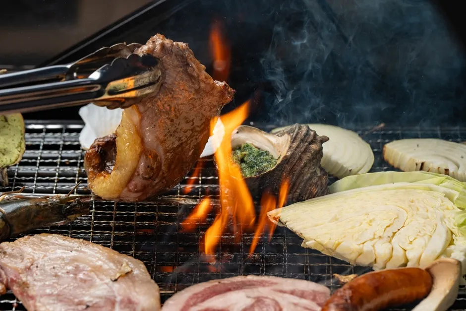 付属のBBQテラスで提供される食事