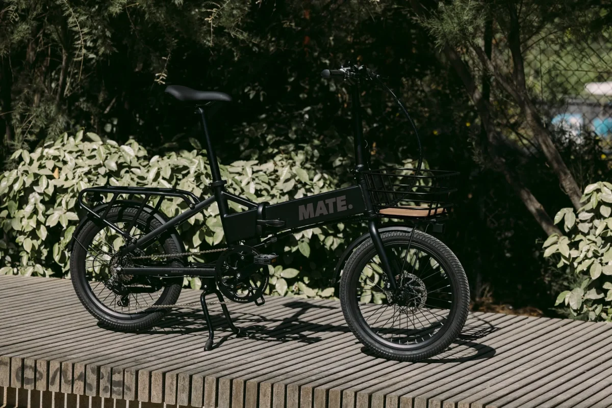 黒色のMATE.BIKE電動アシスト自転車
