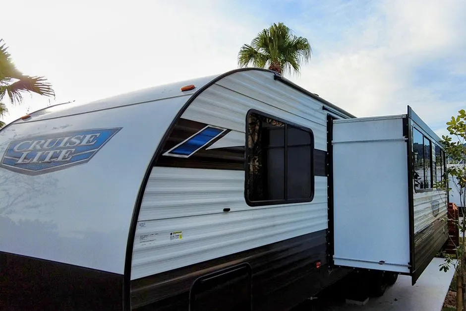 「グランピングトレーラーLanikai」の全景