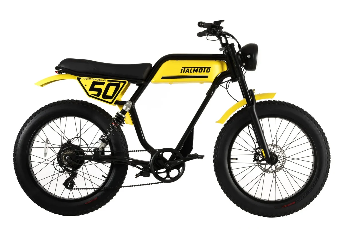イエローとブラックの電動バイク