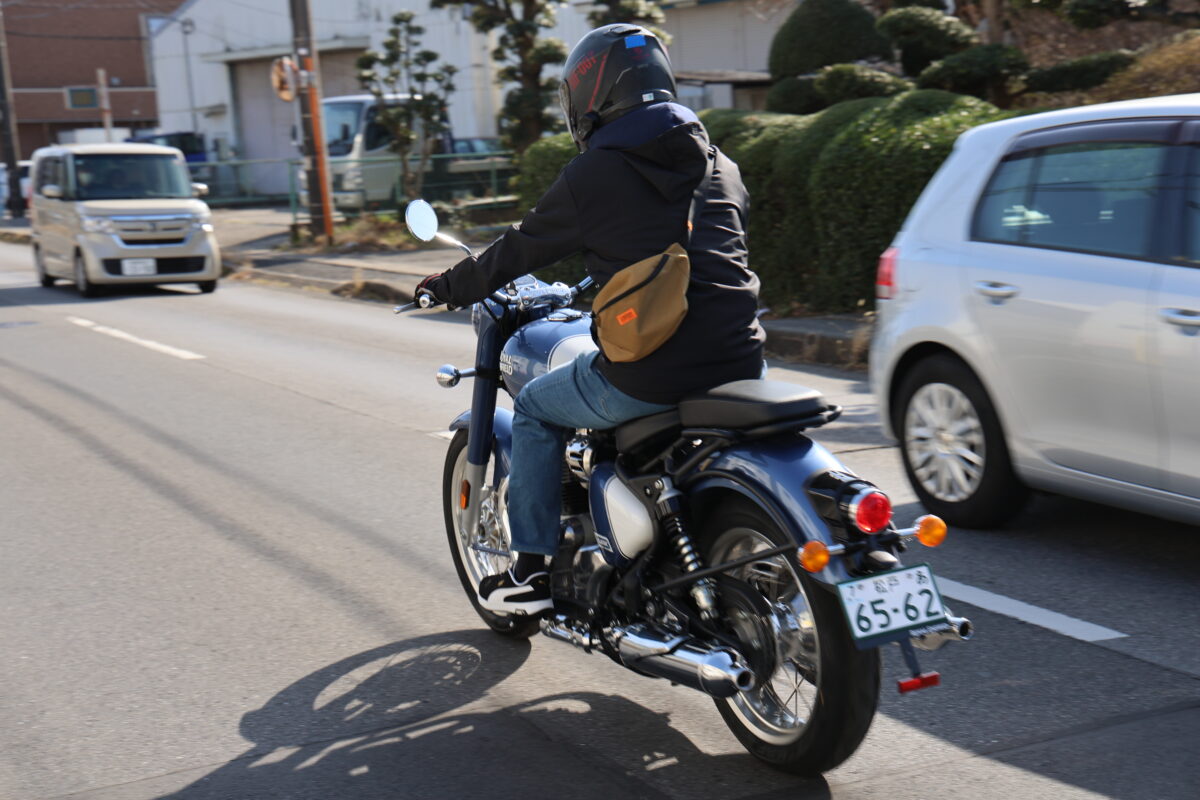 ロイヤルエンフィールドらしいニュートラルで軽やかななハンドリングが味わえるクラシック650。