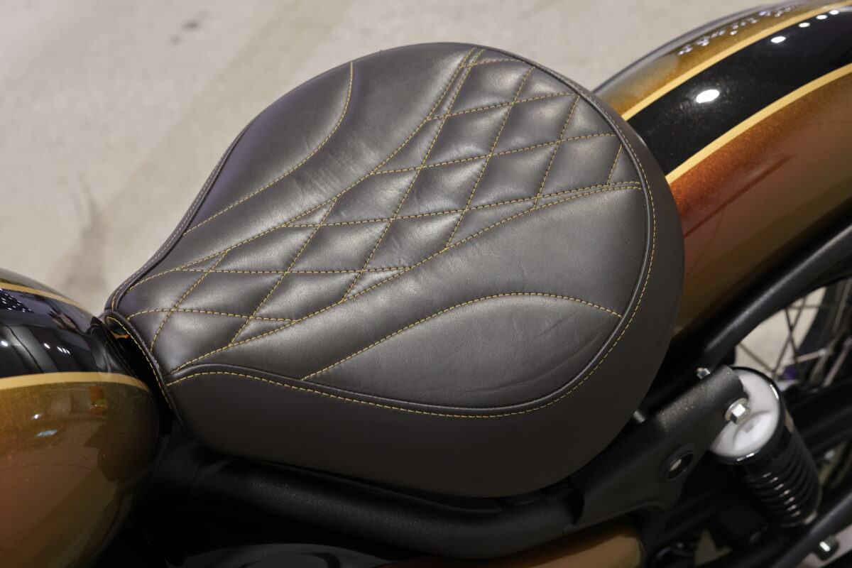 ステッチデザインの美しい専用シート