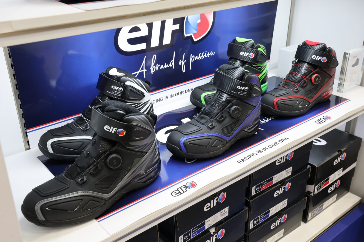 透湿・防水仕様の全天候型ライディングシューズ『elf S17/ELS17』。