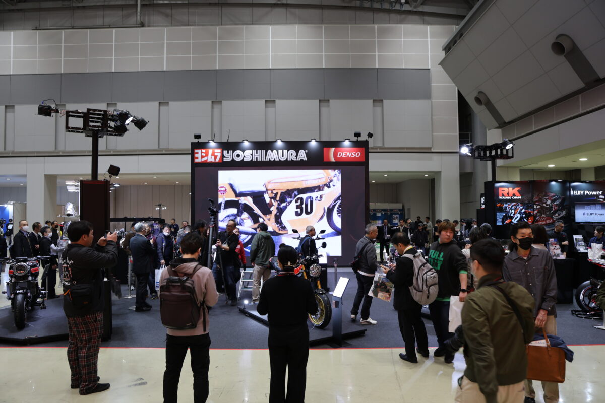 今年の「ヨシムラ」ブースのテーマは“視覚と音響で体感する臨場感あふれる展示”