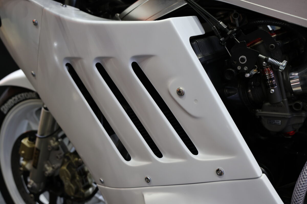 GSX-R1100用の復刻パーツ