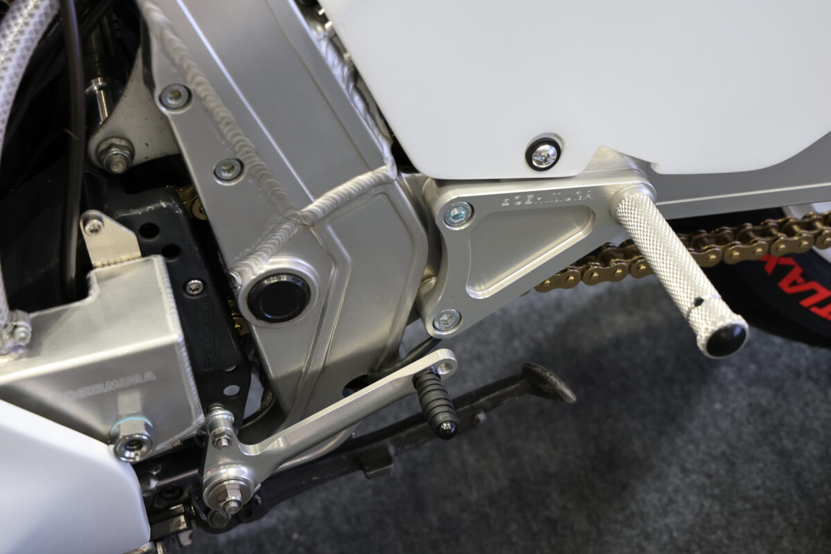 GSX-R1100用の復刻パーツ