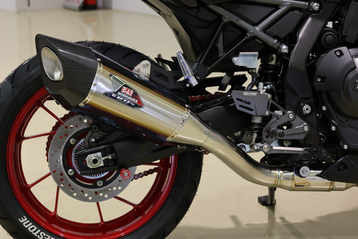 GSX-8T/8TT用『R-11Sq R サイクロン』（試作品）