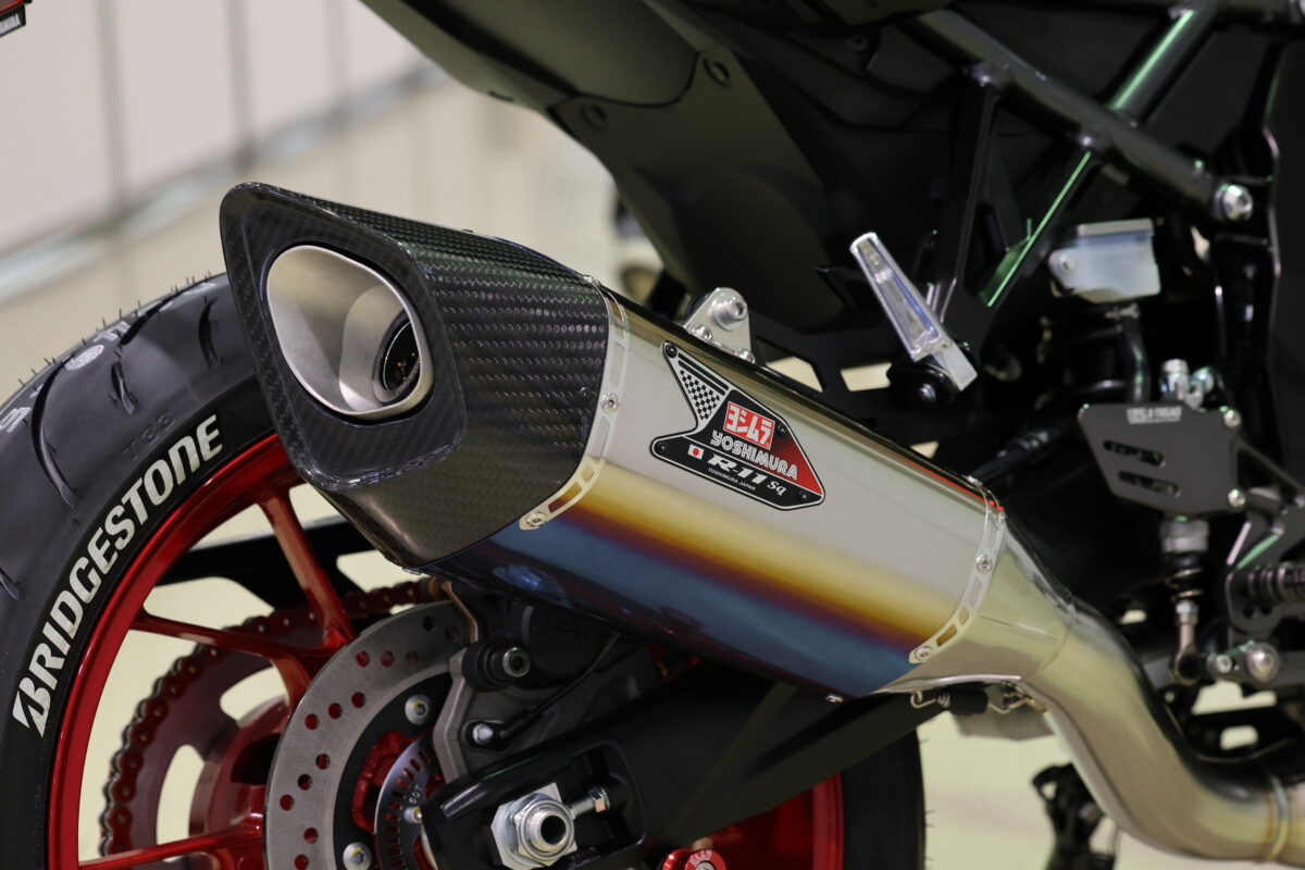 GSX-8T/8TT用『R-11Sq R サイクロン』（試作品）