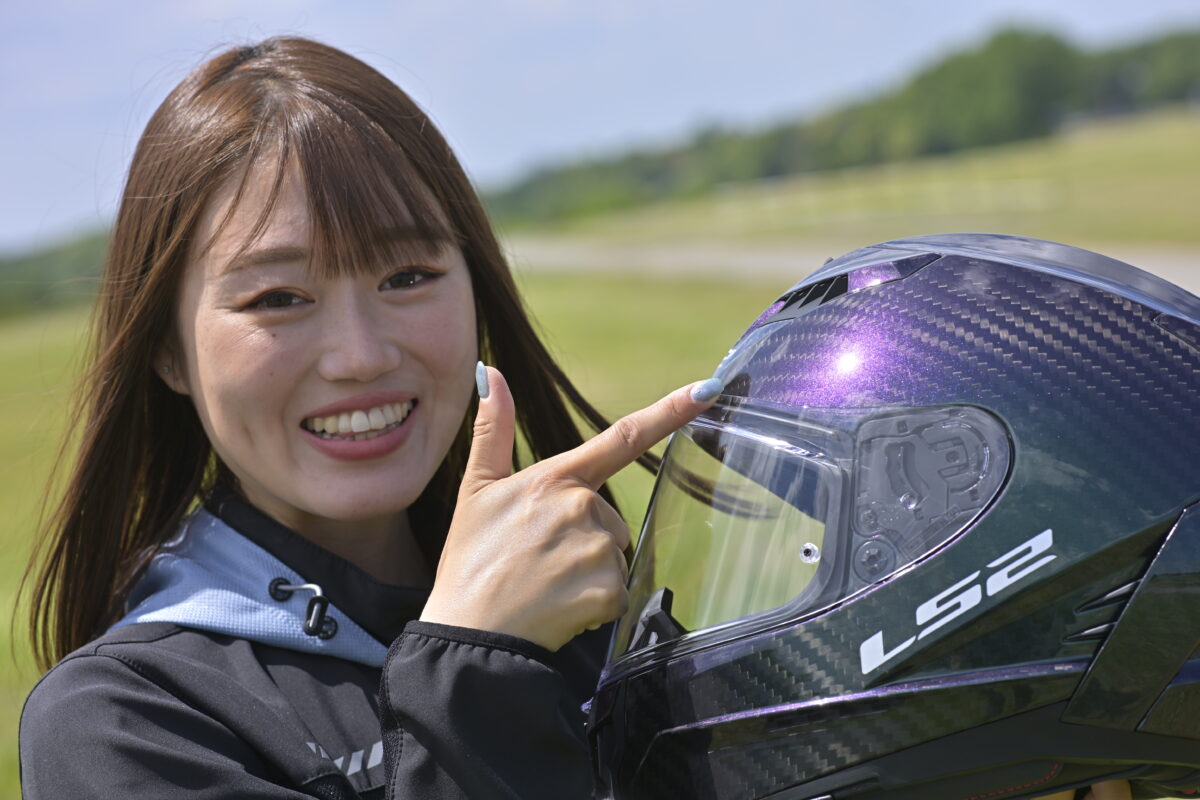 “カメレオンカーボン”は、緑から紫に色が変わるのが、見ていて本当に楽しいです!