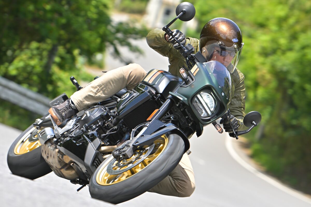 今回、フリーランスライター・谷田貝 洋暁が試乗したのはビキニカウル&アンダーカバー付きのGSX-8TT。