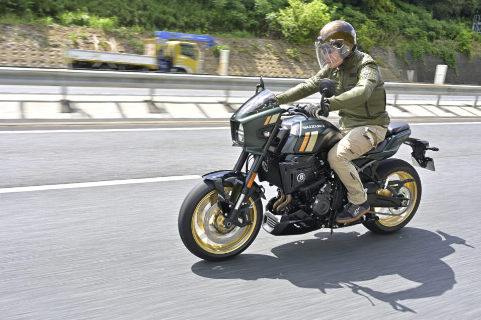 バイクにスロットルオンを急かされることなく、ゆったりとクルージングできるところがGSX-8TTのいいところ。