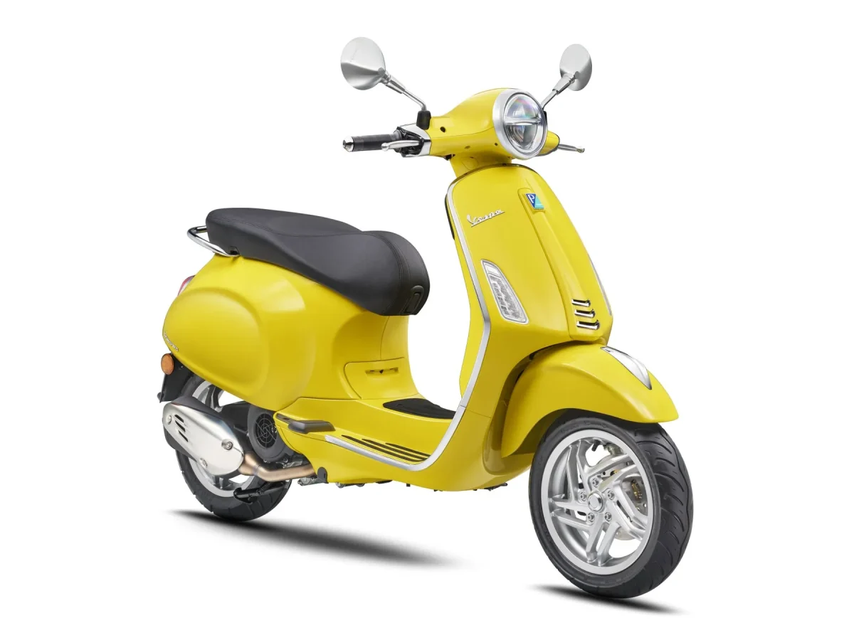 新型ベスパ プリマベーラ クリオーゾイエロー