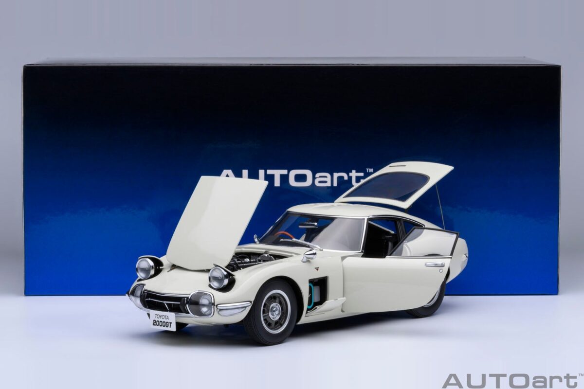 AUTOart製トヨタ「2000GT」登場！ 1/18スケールの精密モデル