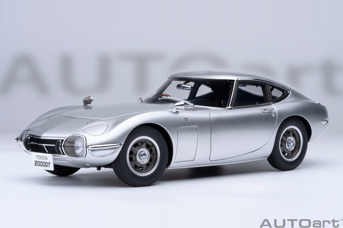 AUTOart製トヨタ「2000GT」登場！ 1/18スケールの精密モデル