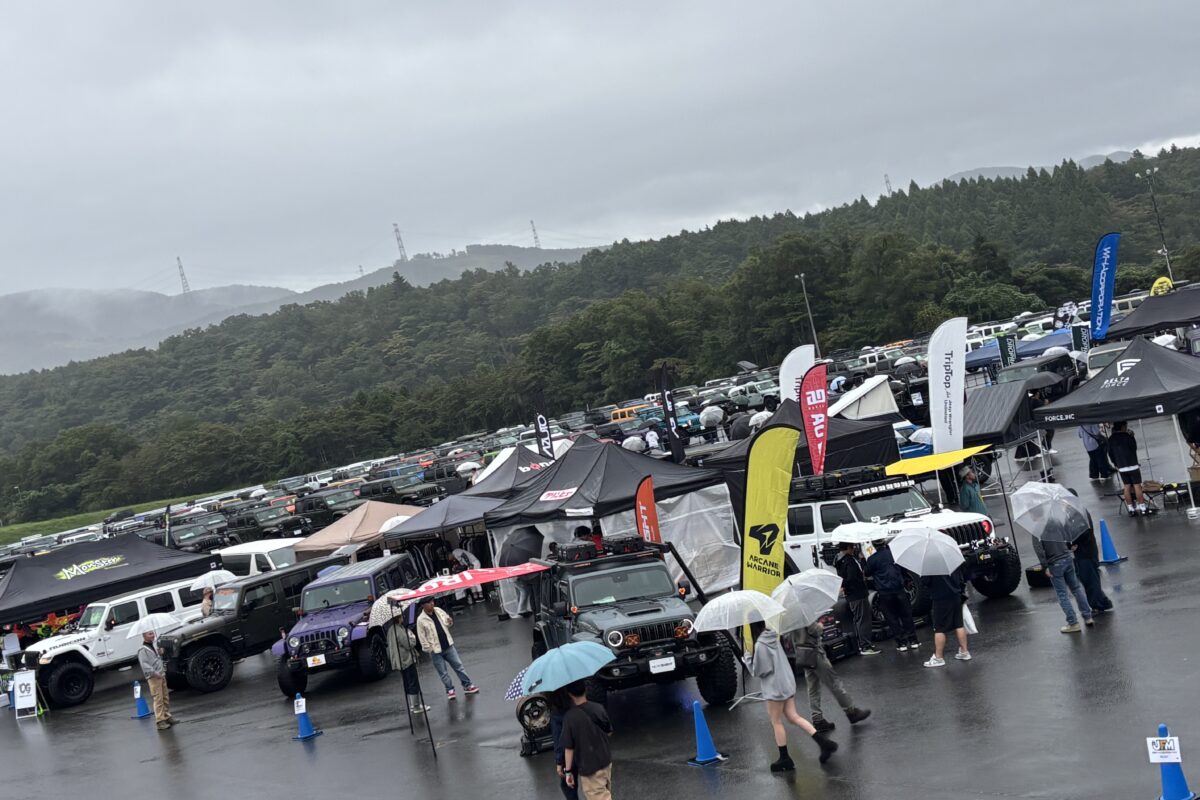 雨中的 Jeep Fan Meeting 2026 活動會場